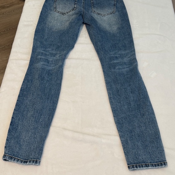CAbi Skinny Distressed jeans - Picture 4 of 5